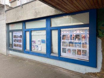 Ausstellung in den Fenster des Quartierzentrums